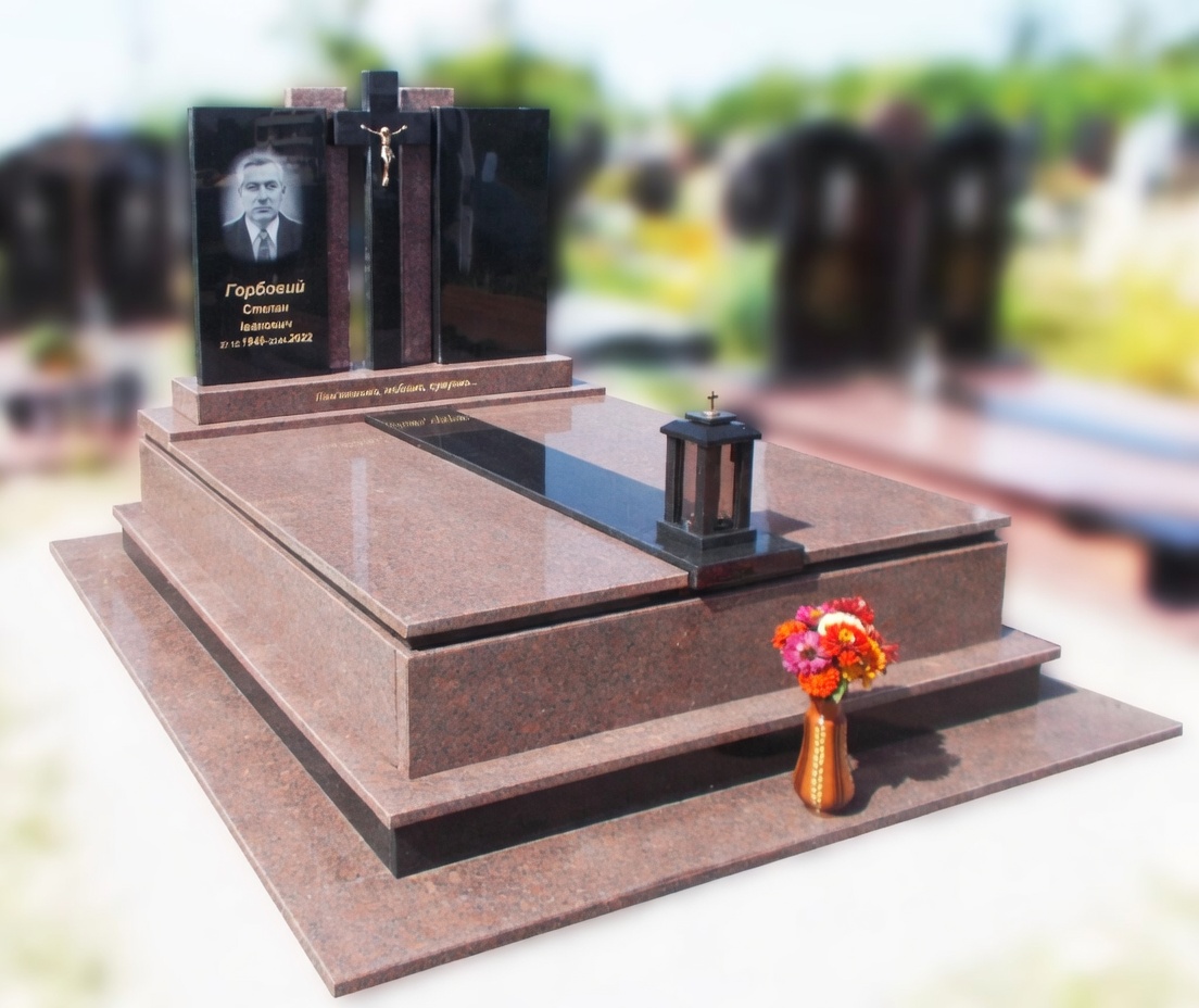 Подвійний пам'ятник 7