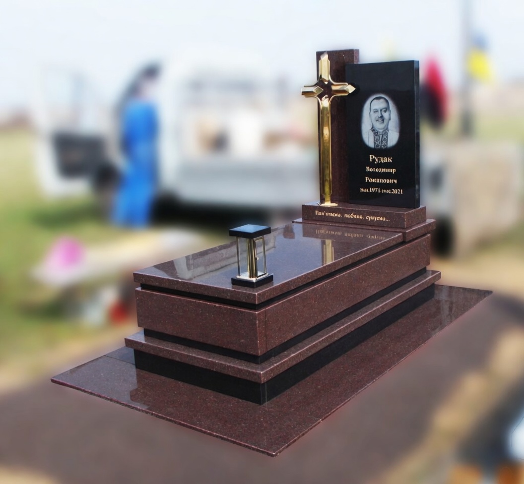 Одинарний пам'ятник 3